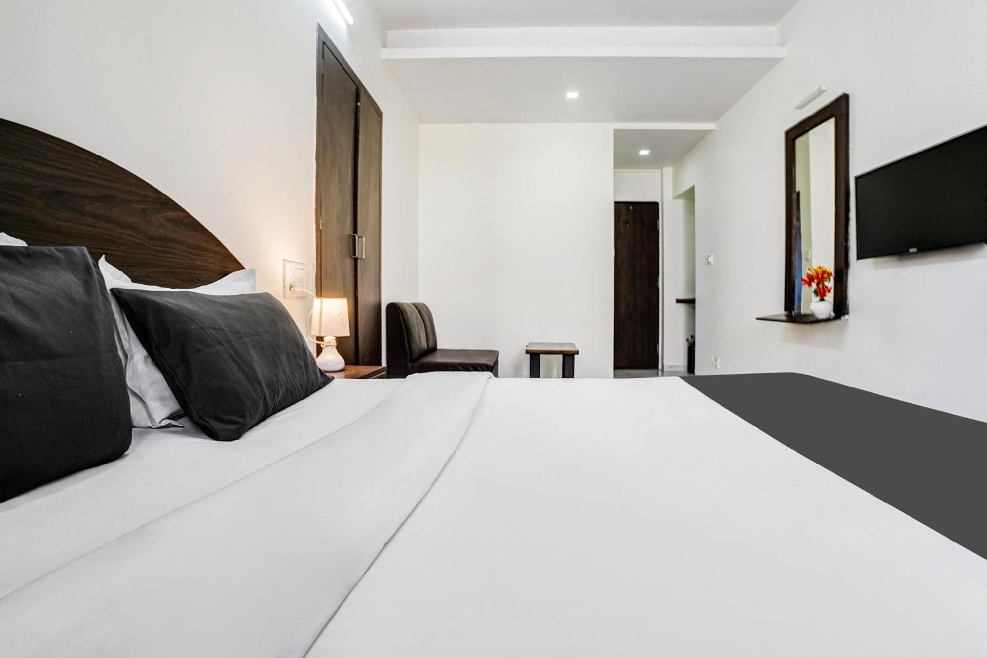 Super Hotel O Nashik Near Vijay Mamta Theatre Formerly Sahara Inn Zewnętrze zdjęcie