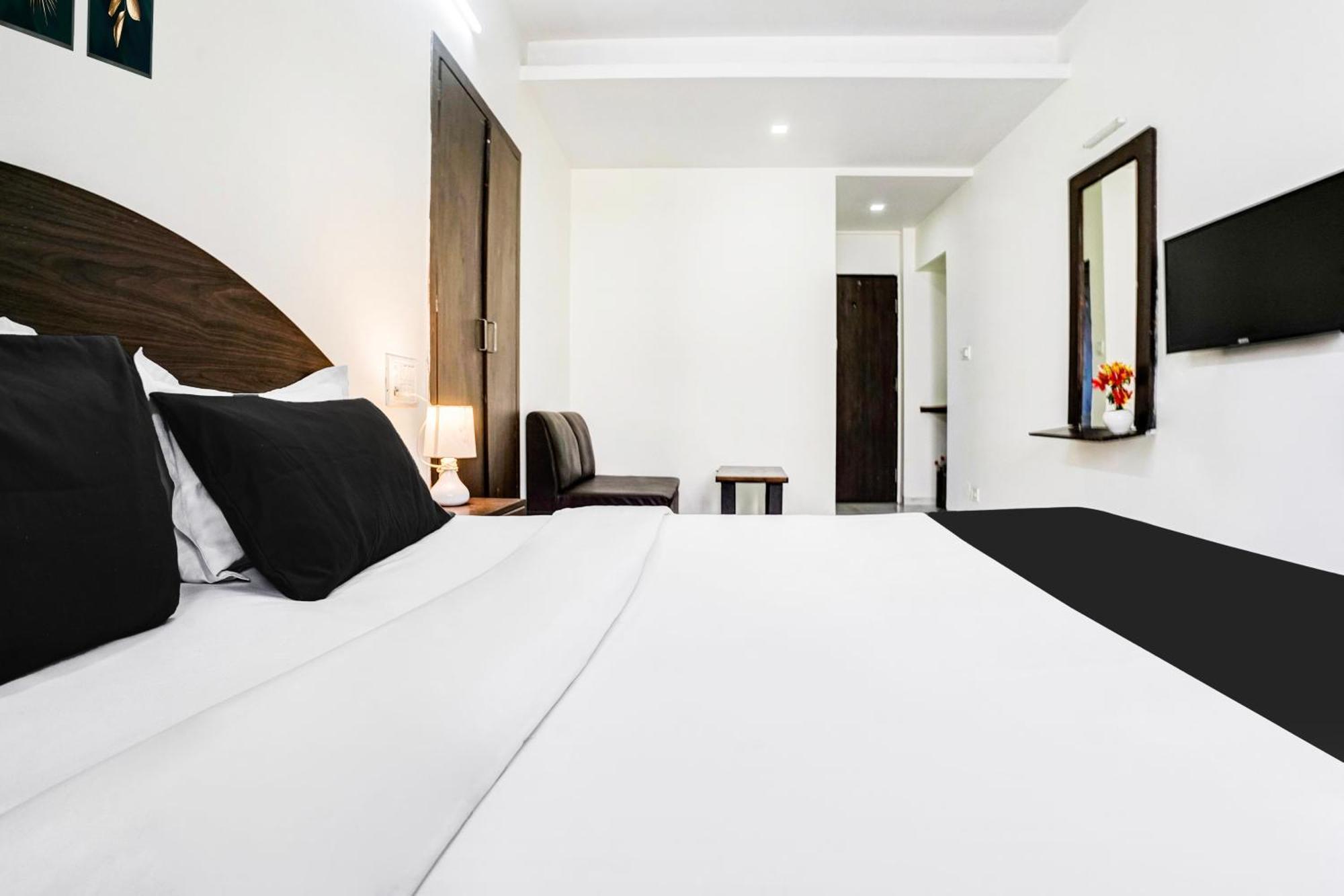 Super Hotel O Nashik Near Vijay Mamta Theatre Formerly Sahara Inn Zewnętrze zdjęcie